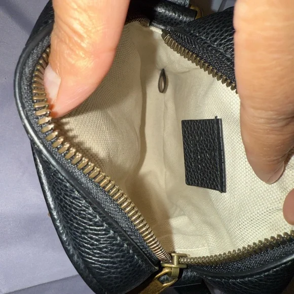 Gucci Vintage Logo Black Pebbled Leather Crossbody Bag